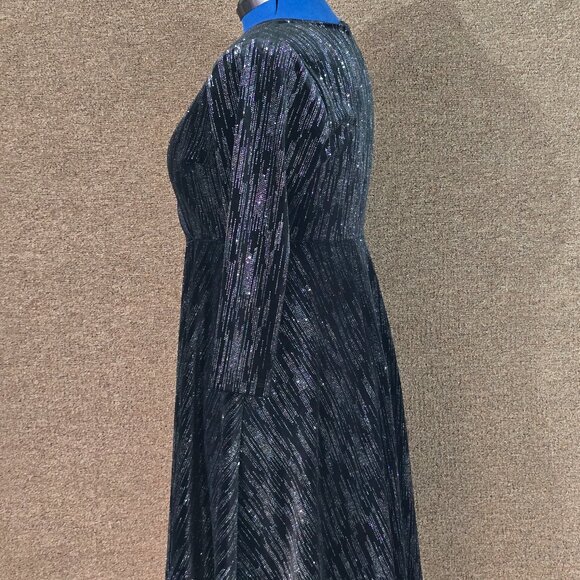 Torrid Black Shine Velvet Wrap Dress Sz 0 PreOwned FLAW - Picture 4 of 7